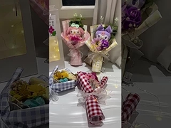 Valentine's Day and Mid-Autumn Festival gifts: Kuromi dolls, bouquets of roses, soap, flowers, sunfl