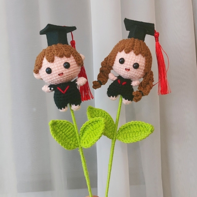 Good price Graduation Season Flower Bouquets Handmade with Boys Girls and Animal Motifs in Knitted Pile online