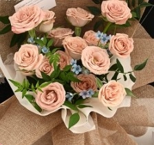 Good price New Exquisite Color Linen Roll Flower Packaging Paper online