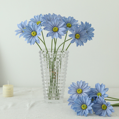 Good price Three pieces of faux silk fabric made of summer chrysanthemum artificial flowers for home wedding decoration, with a high-end feel, are finished faux flowers online