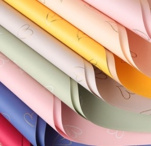 Good price 57*57cm Sweetheart Waterproof Floral Flower Wrapping Paper for Shipping Time 30-45Days online