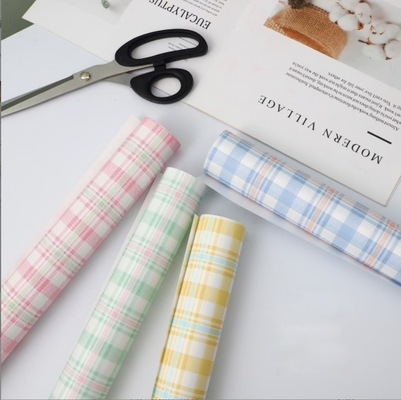 Good price Two-color checkered retro Ouya paper-wrapped flower paper checkered gift flower packaging bouquet wrapping paper wholesale materials online