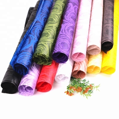 Buy Recyclable 3D Embossed Nonwoven Valentines Rose Gift Wrapping Paper Roll 58cm online manufacture