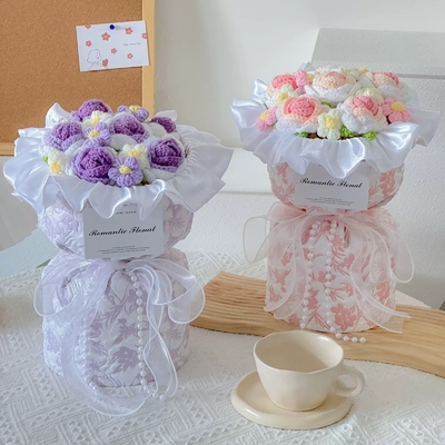 Good price Qixi Festival Gifts Knitted Rose Flower Bouquets Gradient Rose Flowers Gifts for Girlfriend on Valentine's Day online