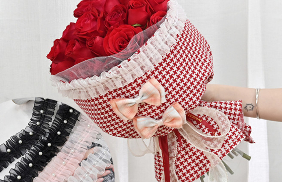 Good price Wholesale flower packaging materials, flower shop, small fragrance style, round fabric bouquet decoration, wave pleated ribbon bouquet packaging online