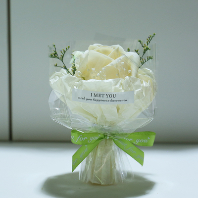 Good price INS style mini pocket meet small bouquet of roses for birthdays, Valentine's Day, and Women's Day gifts online