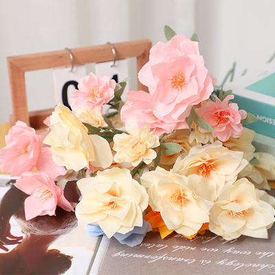 Good price Wholesale of Three Head Western Narcissus Simulated Flowers Wedding Floral Materials Silk Flowers Wedding Floor Flower Arrangement Fake Flower Decoration by Manufacturers online