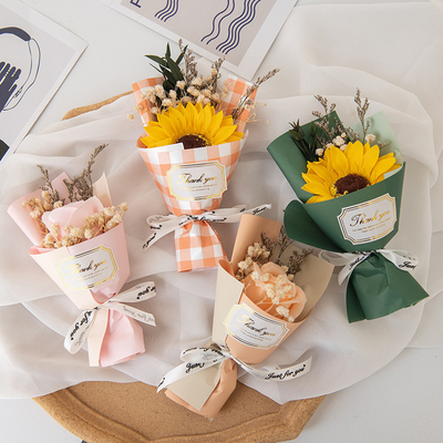 Good price Creative souvenir bouquets of roses, sunflowers, soap flowers for friends, birthday presents online