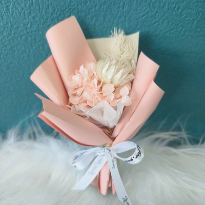 Good price Eternal flower, baby's breath, mini fresh and delicate bouquet, dried rose, mini exquisite souvenir online