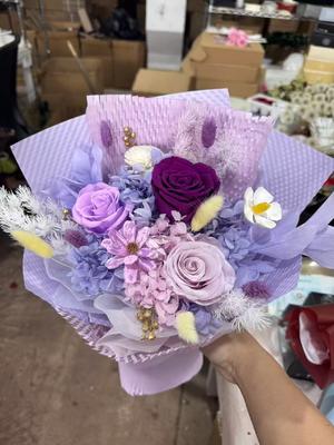 Good price Preserved flower rose romantic bouquet Valentine's Day gift online