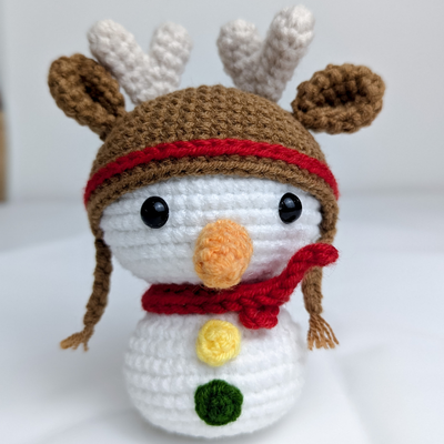 Good price Handmade Crochet Snowman Toy with Reindeer Hat Stuffed Animal for Home Decor and Gifts online